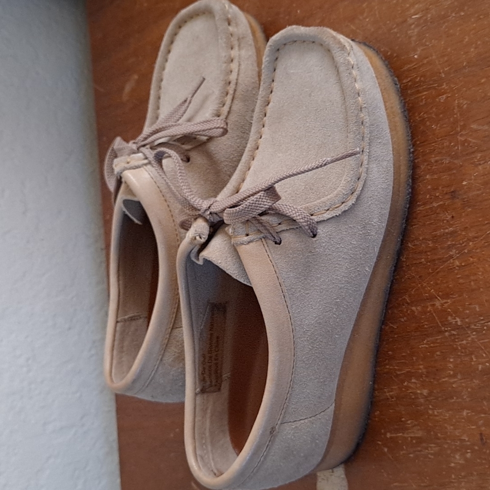 Clarks Wallabees Beige Suede Women's 7